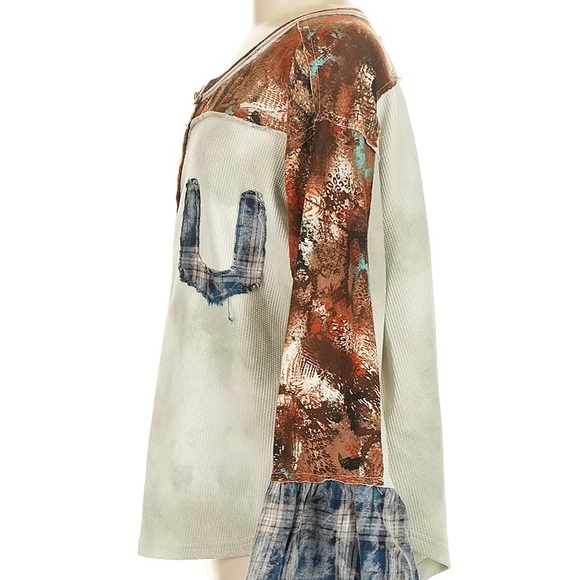 POL Multicolor Star Poncho - Picture 4 of 5